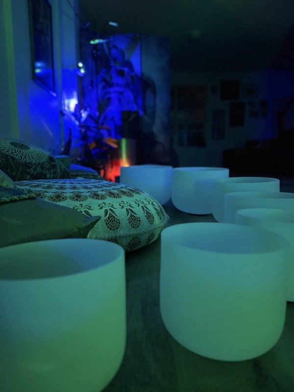 Sound bowls in a calm Healing River House room